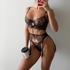 Lingerie Sensual com Renda: Sua Nova Arma de Sedução