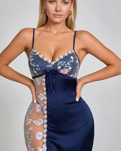 Camisola Irene — bordado floral e painel de tule