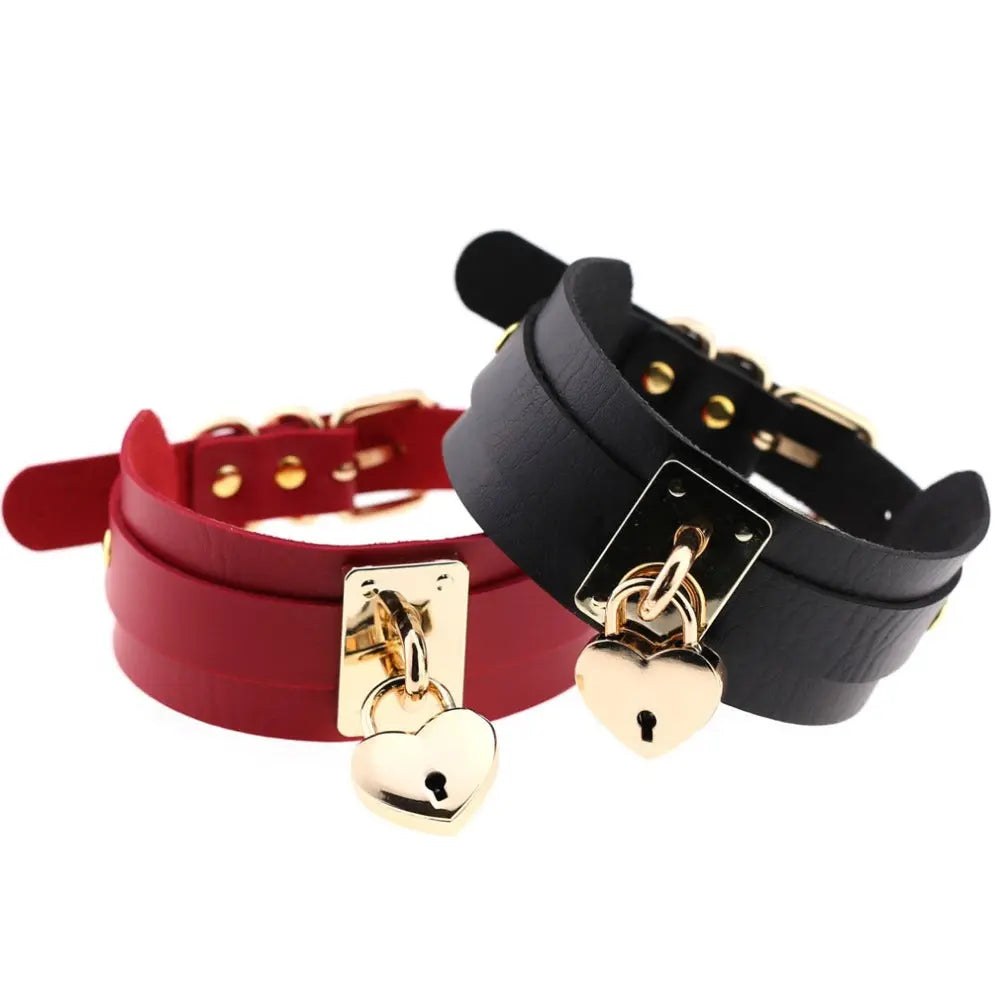 Choker Calisto — coração dourado e fecho ajustável
