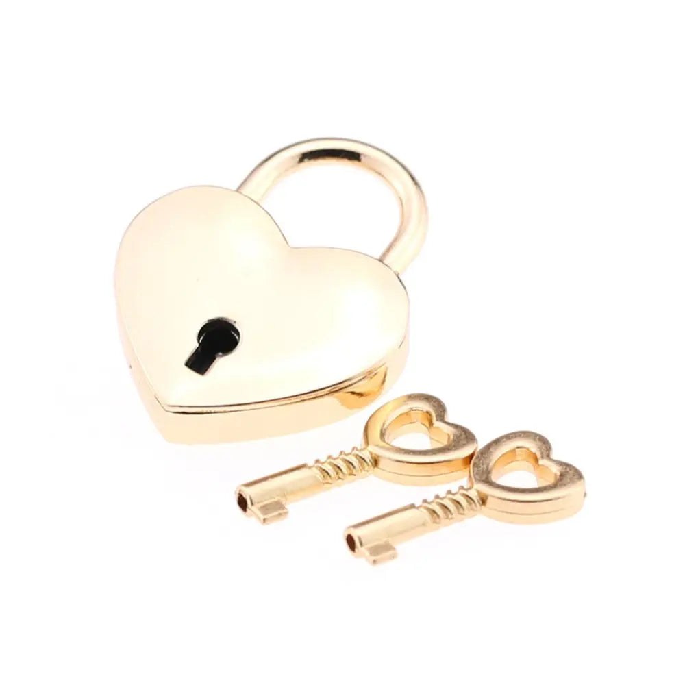 Choker Calisto — coração dourado e fecho ajustável