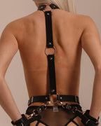 Harness Ludivine — choker, argola e algemas