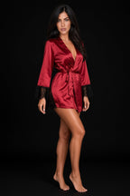 Robe Maia — cetim vermelho e renda preta