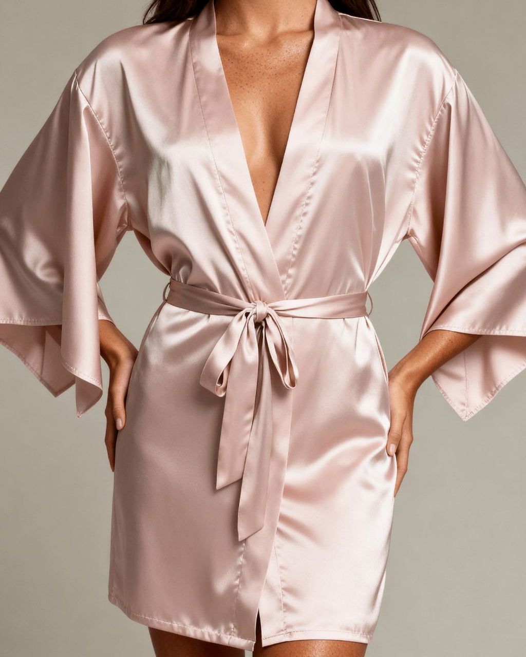 Robe Kimono Harmonia — cetim rosê e mangas amplas