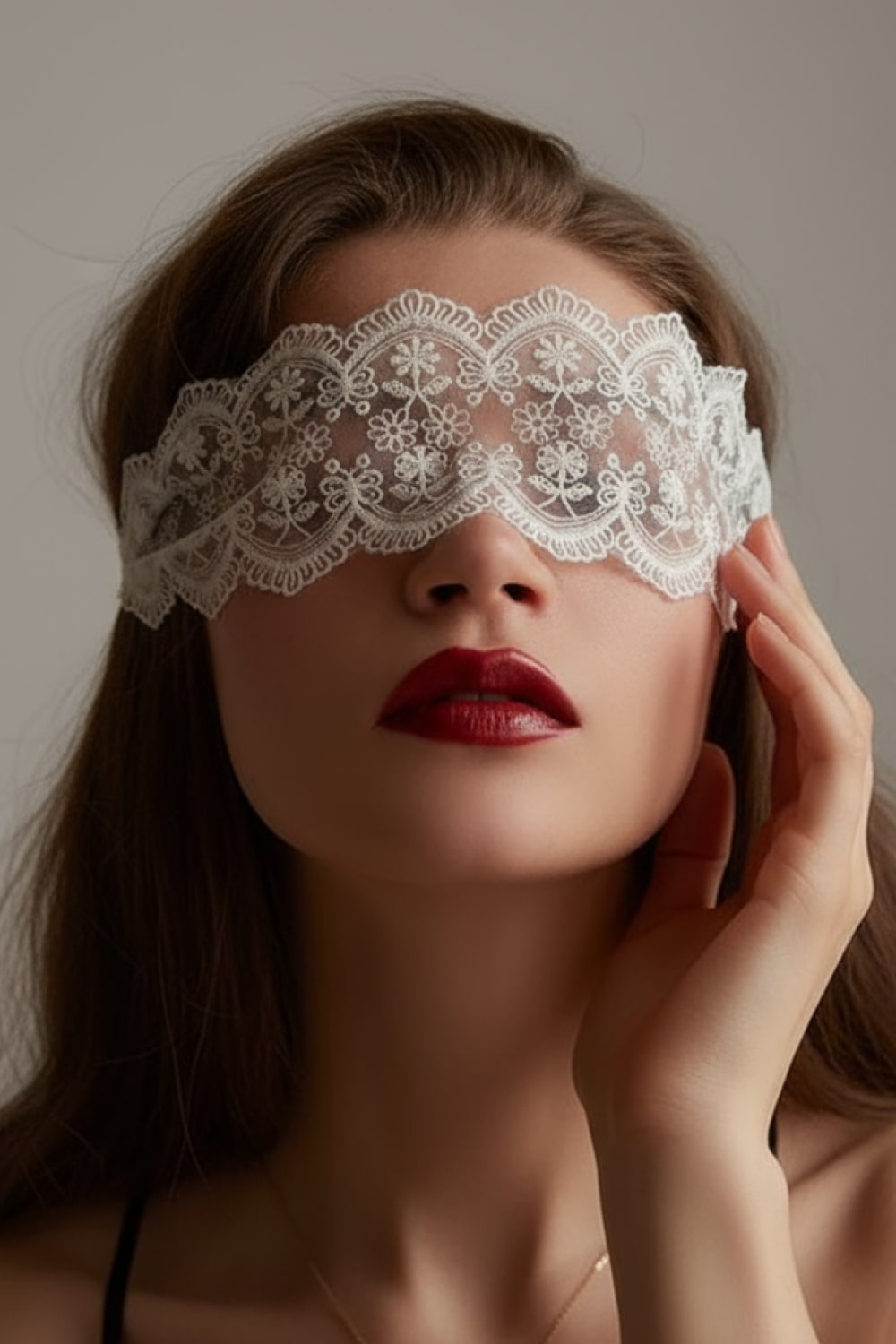 Máscara Abigael — Renda Floral Boudoir