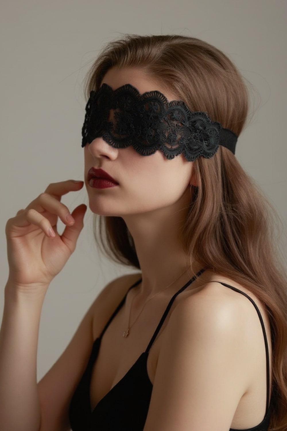 Máscara Abigael — Renda Floral Boudoir